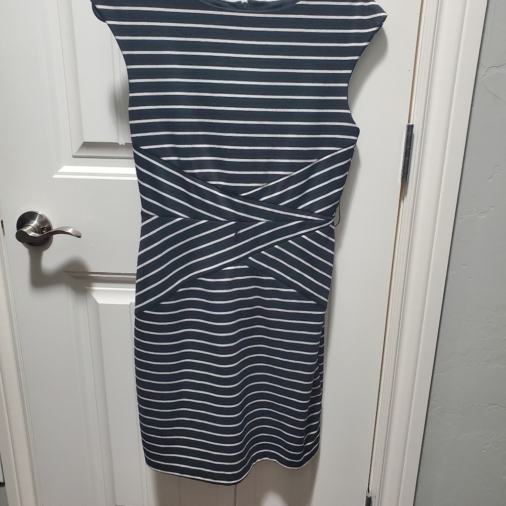 Dress - Picture 8 of 13